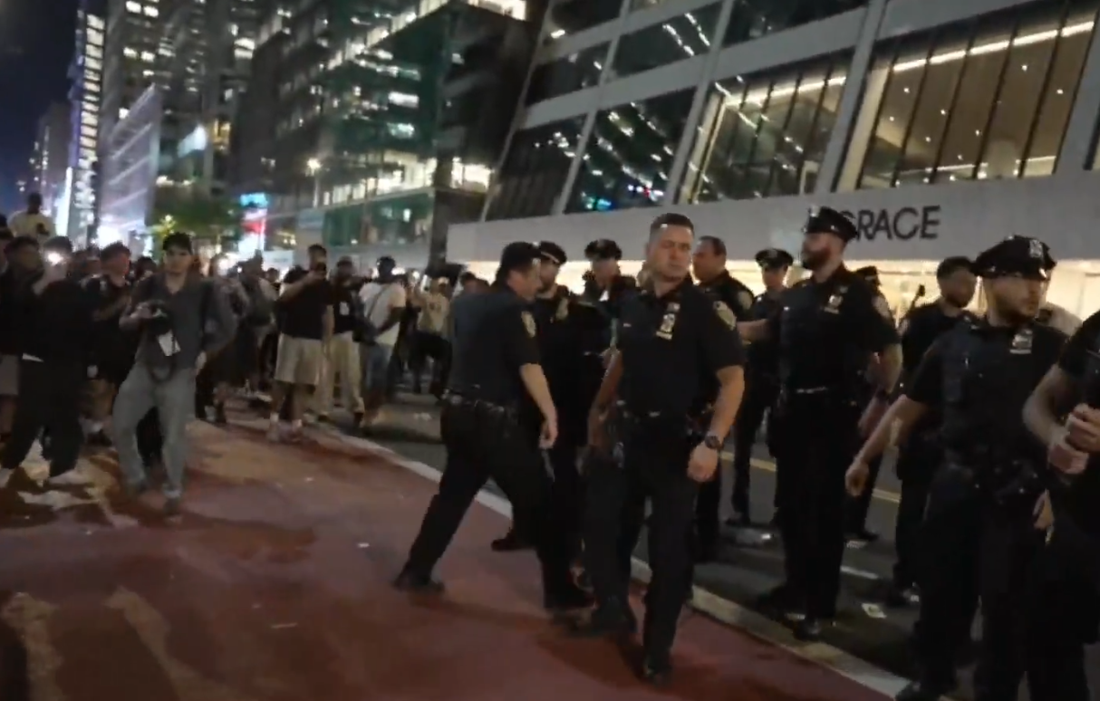 米体：恰尔汗奥卢一心留守国米，续约要看本赛季身体与竞技表现