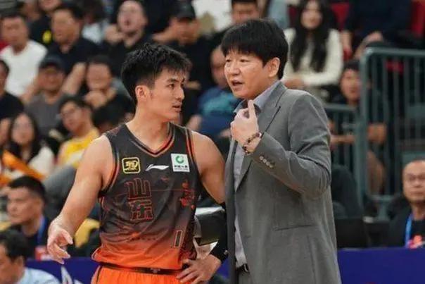 乐鱼体育半个世纪的等待！53年后再夺冠！布伦森45分夺FMVP！