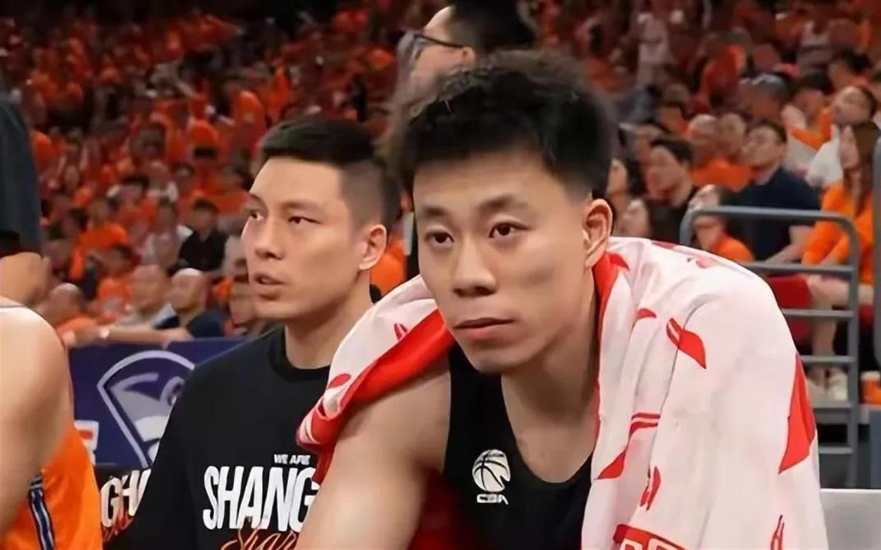 乐鱼体育活塞步行者争夺特雷·墨菲三世